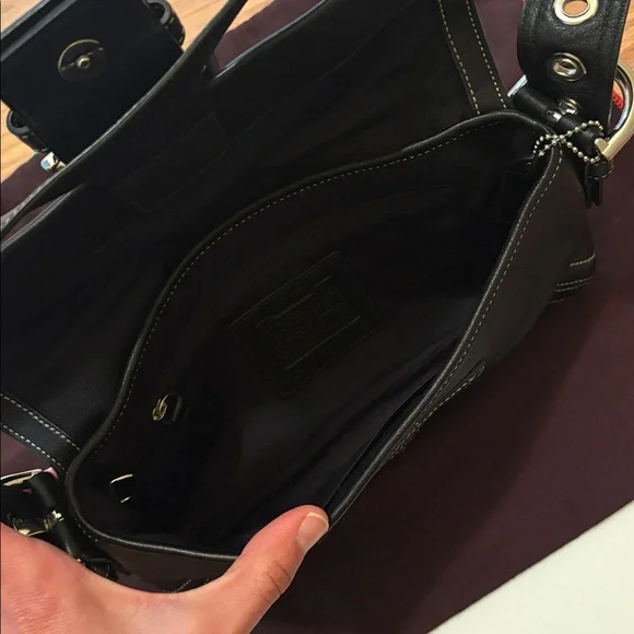 Vintage COACH Soho Flap Hamptons Baguette Shoulder Bag Handbag Black Leather Y2K